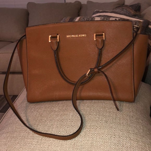 MK crossbody - Picture 2 of 2